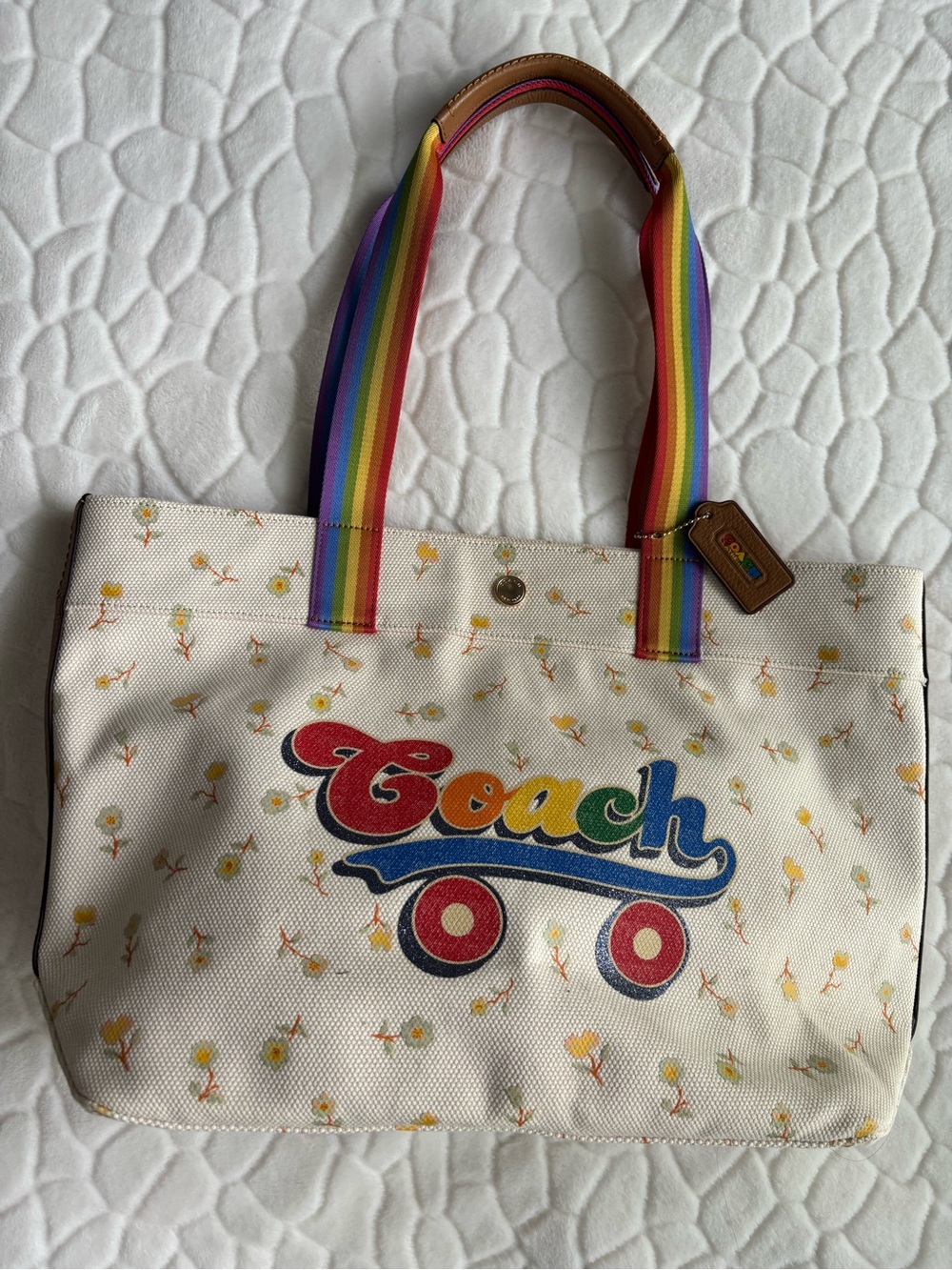 Coach Tote With Rainbow Roller Skate Graphic C4099 Pride Collection - Picture 3 of 15